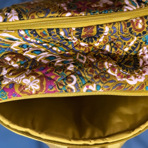NEW VERA BRADLEY MULTICOLOR PAISLEY BACKPACK . - Picture 12 of 16